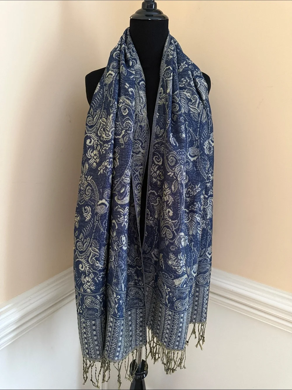 NWT‎ Allover Metallic Floral Navy Blue Paisley Woven Scarf Shawl One Size